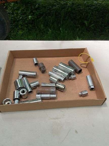 Flat of misc craftsman sockets & wrenches