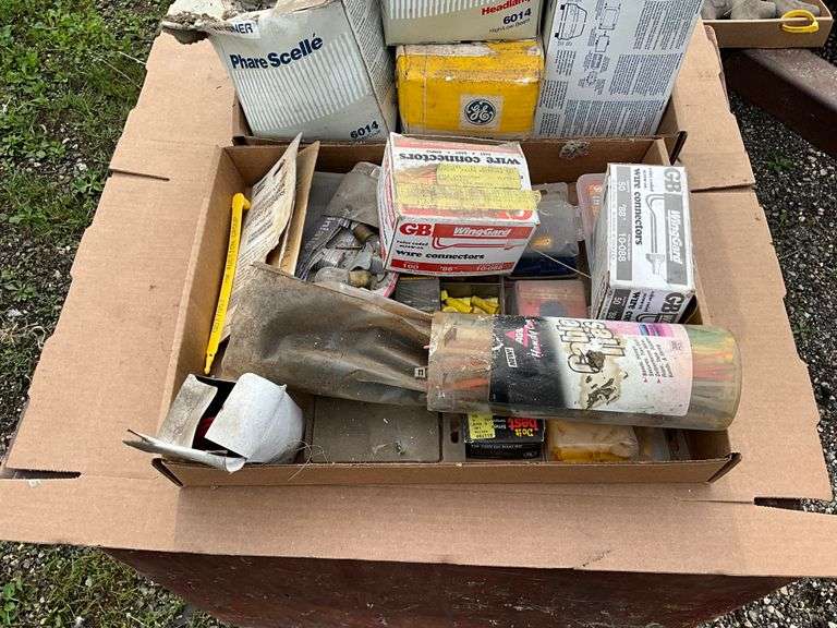 Flat of wire nuts, zip ties, & sealed beam lamps