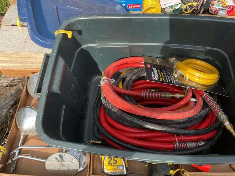 Tote of air hose