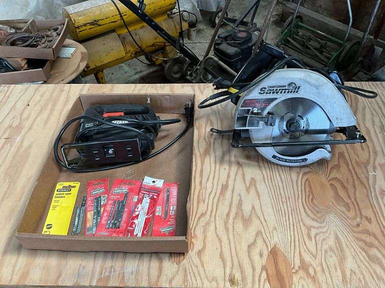 Craftsman 7 1/4" circular saw & Black & decker jig