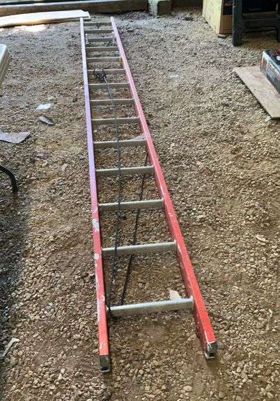 29’ fiberglass extension ladder