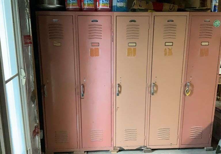 5 locker unit 75 in long x 5 ft tall x 18 in deep