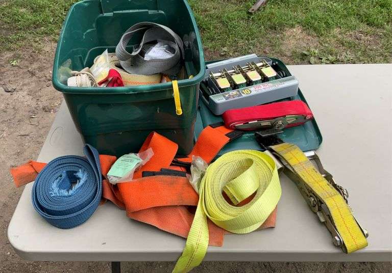Tote of tie down straps