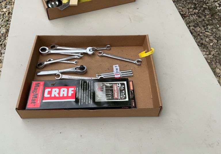 flat with craftsman magmats, magnetic pick up tools, misc wrenches
