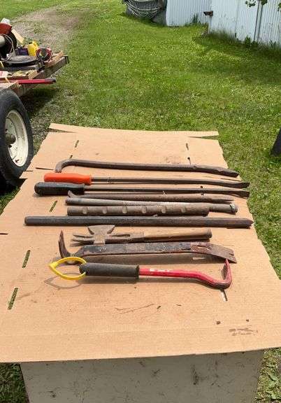 Flat of pry bars