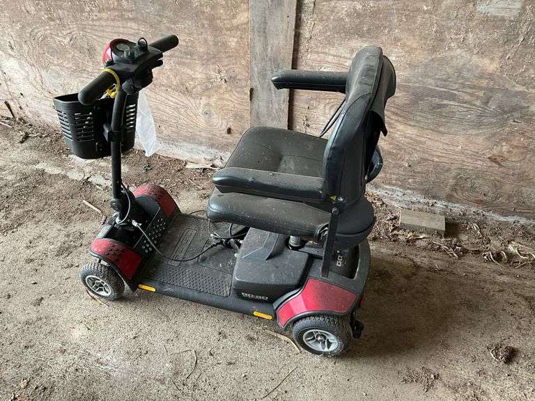 Go-Go electric scooter, w/charger. Unknown condition