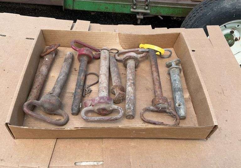 Flat of hitch pins