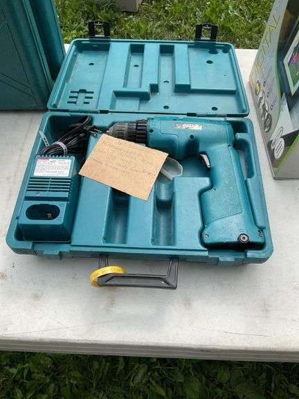 Makita 12V 3/8" drill