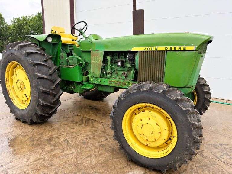 Live and Online Exceptional John Deere Collector Tractor Auction For the Arlyn Baerg Estate 