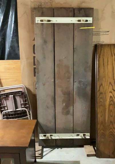 Table top and desk top wooden