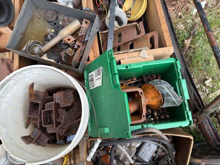 Antique Heavy Front Axle for Truck, Gm V8 manifold, Other automotive parts
