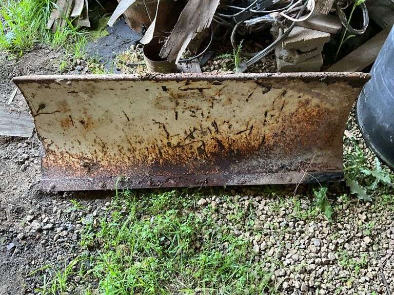 Garden tractor front blade