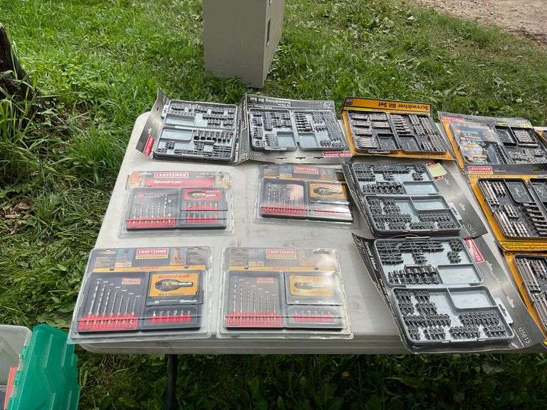 Driver Bids tote of driver bits - Hamilton-Maring Auction Group