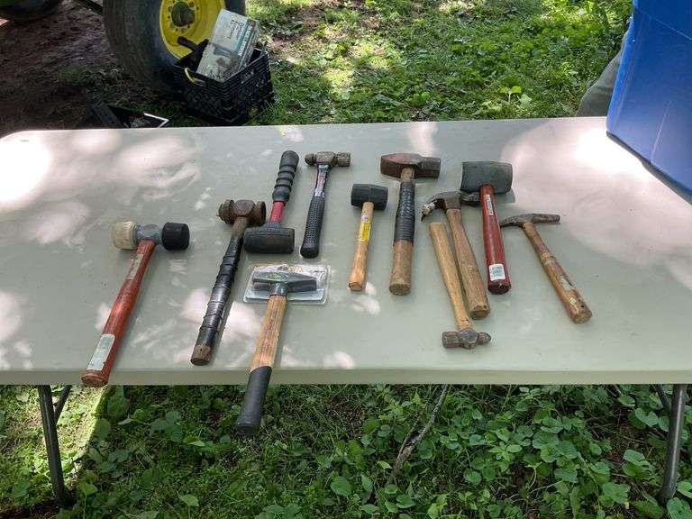 Tote of hammers