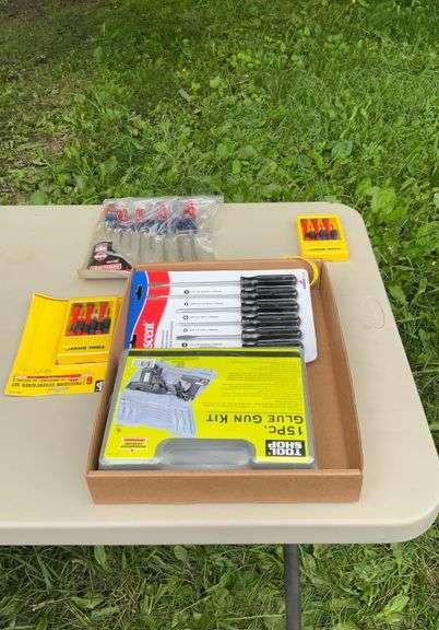 Craftsman screw drivers, glue gun & misc screw drivers