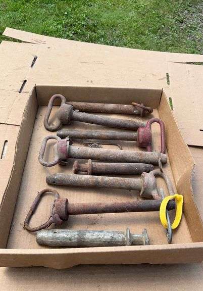 Flat of hitch pins