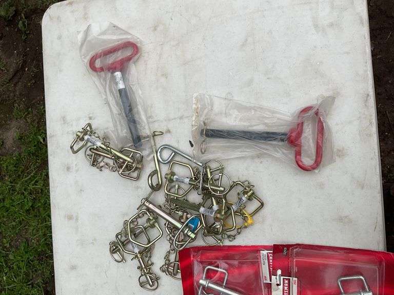 Tote of hitch pins