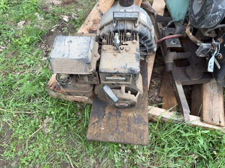 Briggs & Stratton 3 hp engine with Pacer pump, Banjo fittings(Engine and pu