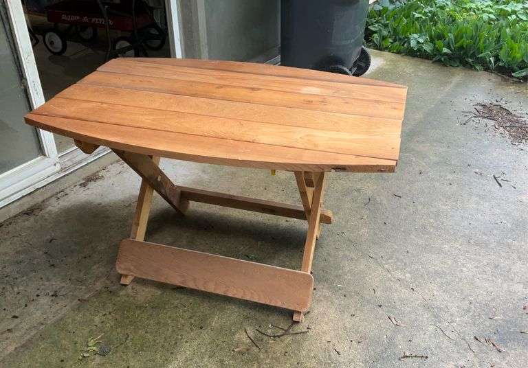 Folding wooden picnic table
