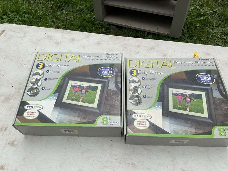 2 Digital picture frames