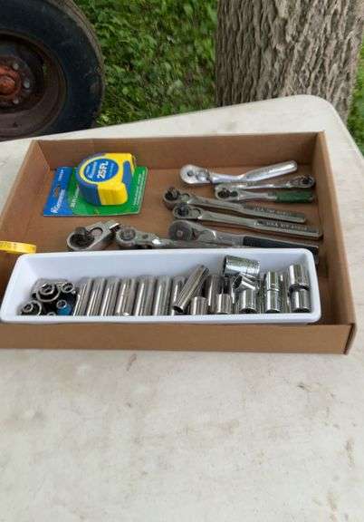 Flat of 3/8 sockets & ratchets
