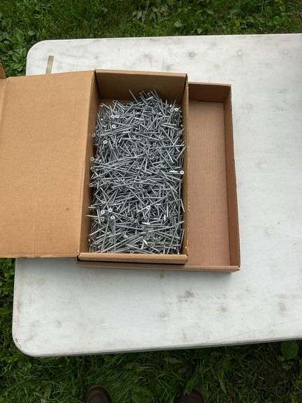Flat of screws