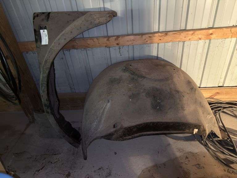 Fender And Inner Fender Well For Vintage Heavy Truck