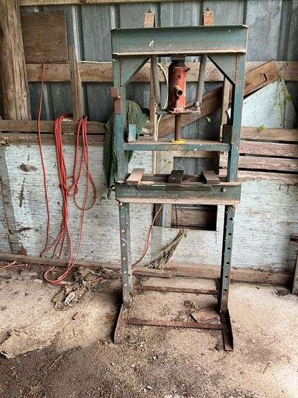 Hydraulic shop press