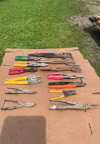 Flat of tin snips
