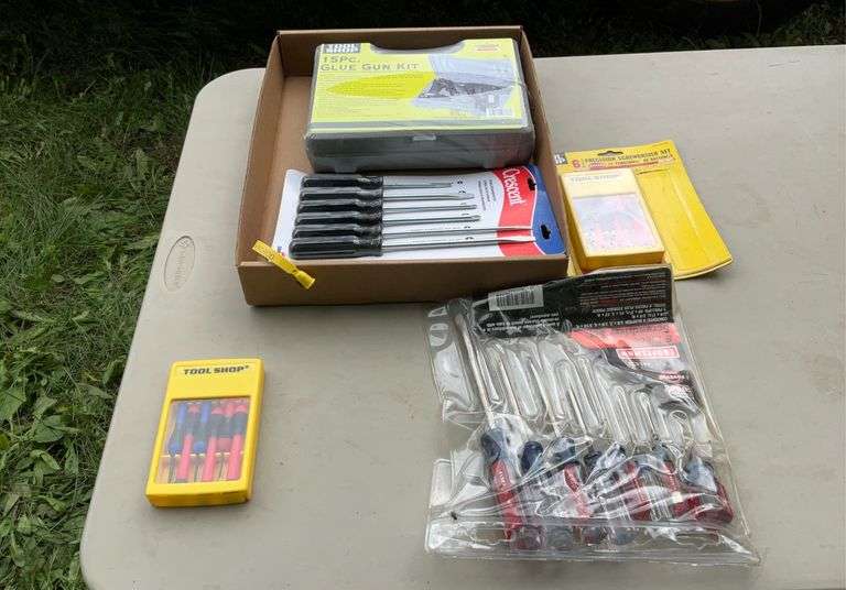 Craftsman screw drivers, glue gun & misc screw drivers