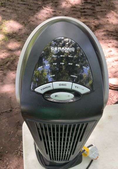 Ceramic heater