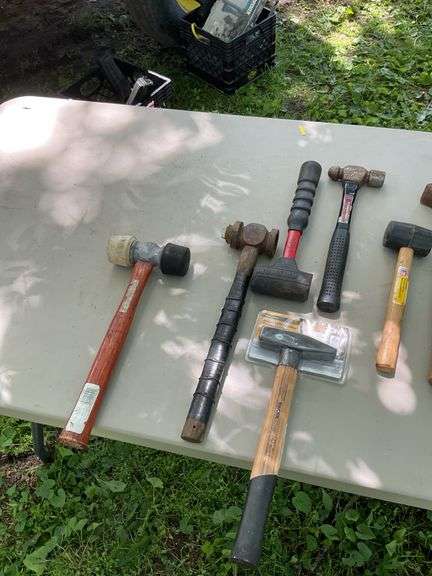 Tote of hammers
