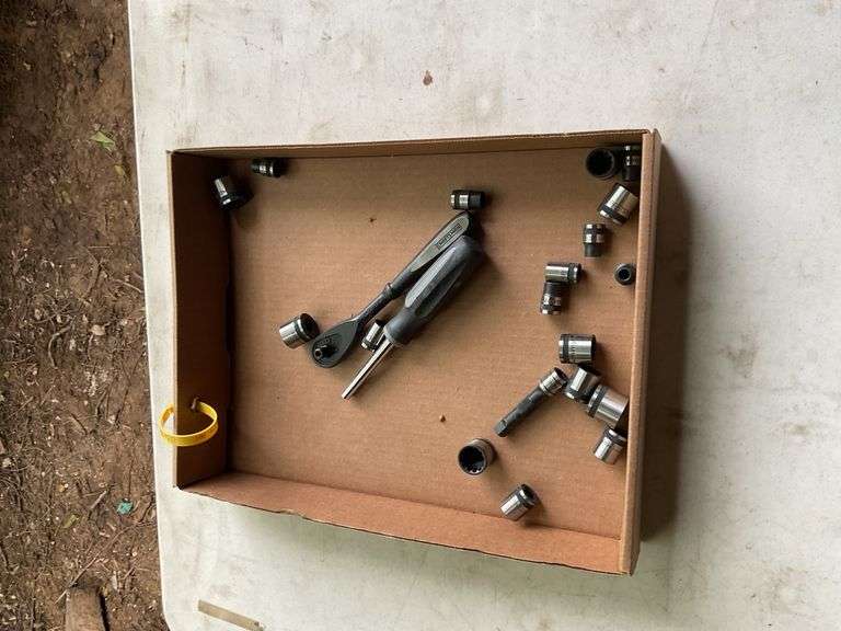 Flat of craftsman socket set