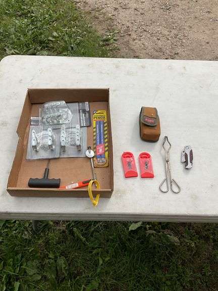 Flat w/universal tool hooks, plastic scrapers, carpenters pencils