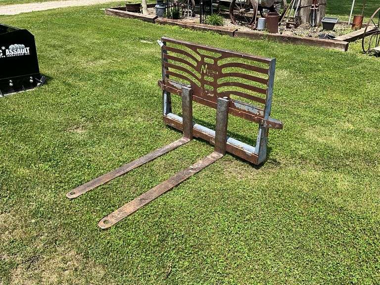 Skid Loader Mount Pallet Forks 48”
