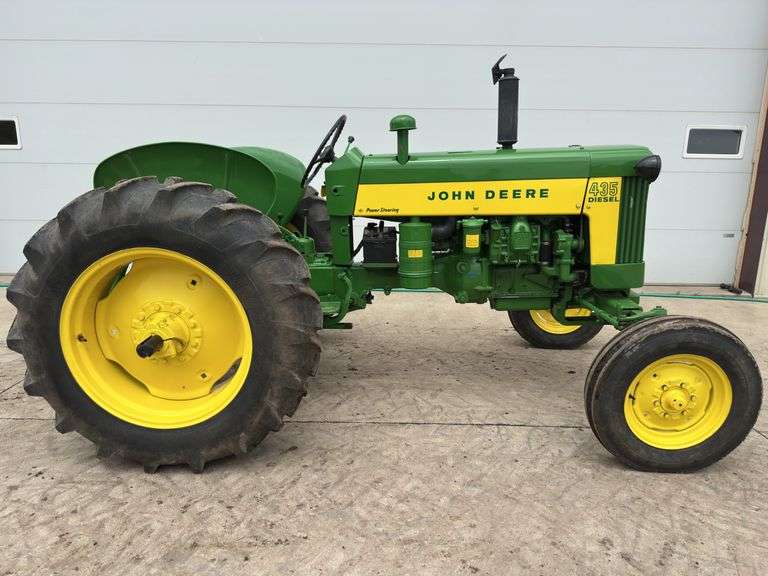 1959 John Deere 435 Diesel Tractor, Restored, Fenders, Wide Front, 13.6x28 