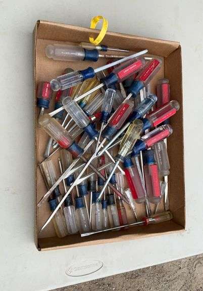 Flat of craftsman screwdrivers