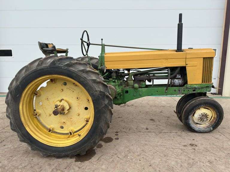 1958 John Deere 520 Gas Tractor, Roll-O-Matic Narrow Front, 6865 Hours, Pow