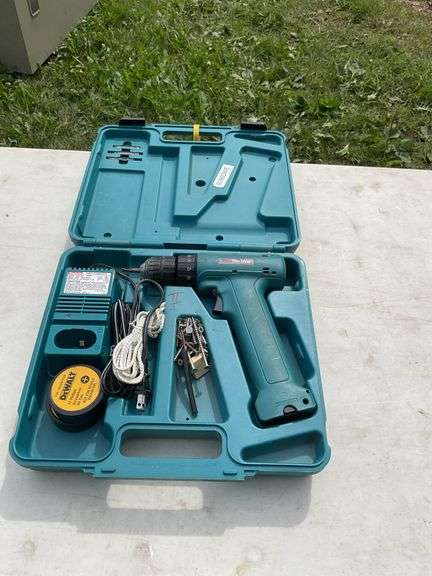 Makita 9.6V drill