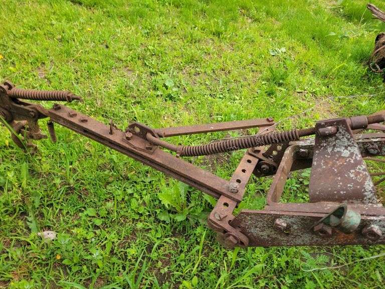 John Deere Single Bottom Steel Wheeled Pull Type Plow with Coulter, Manual 