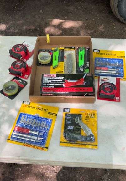 Craftsman aluminum mini jack, utility knife , tape measure