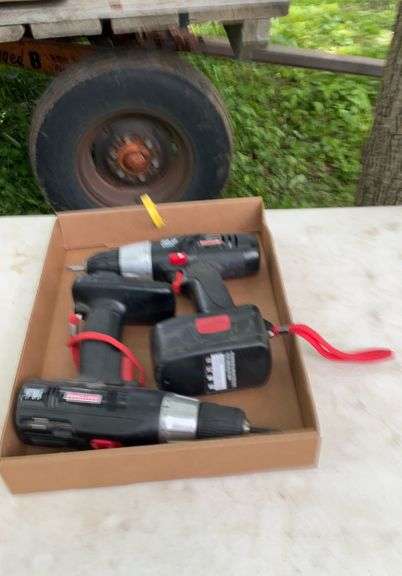 Flat of Craftsman 18V drill & craftsman 16.8V drill