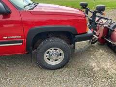 2003 Chevorlet 2500 Pickup,6.0 V8 150,945 One Owner Miles, Sells With 8’ 2”
