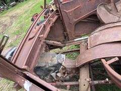 Ford model T Frame, Engine and driveline with body tub and extra fenders(Bo