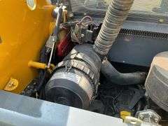 Gehl Model 5240 Skid Loader, 1047 2nd Owner Hours, E Series, Power-A-Tach, 