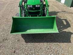 John Deere 1025 R Tractor, 150 One Owner Hrs, MFD,Diesel,60” Auto Connect D