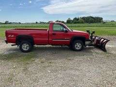 2003 Chevorlet 2500 Pickup,6.0 V8 150,945 One Owner Miles, Sells With 8’ 2”