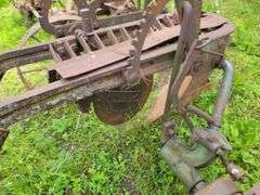 John Deere Single Bottom Steel Wheeled Pull Type Plow with Coulter, Manual 