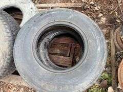 (2) Firestone 245/75/16 tires (good tread);(2) 225/75/15 tires