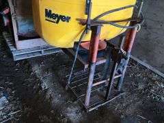 Meyermate XL tail gate spreader, w/stand